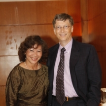 Dr. Noeleen Heyzer and Mr. Bill Gates in May 2008.